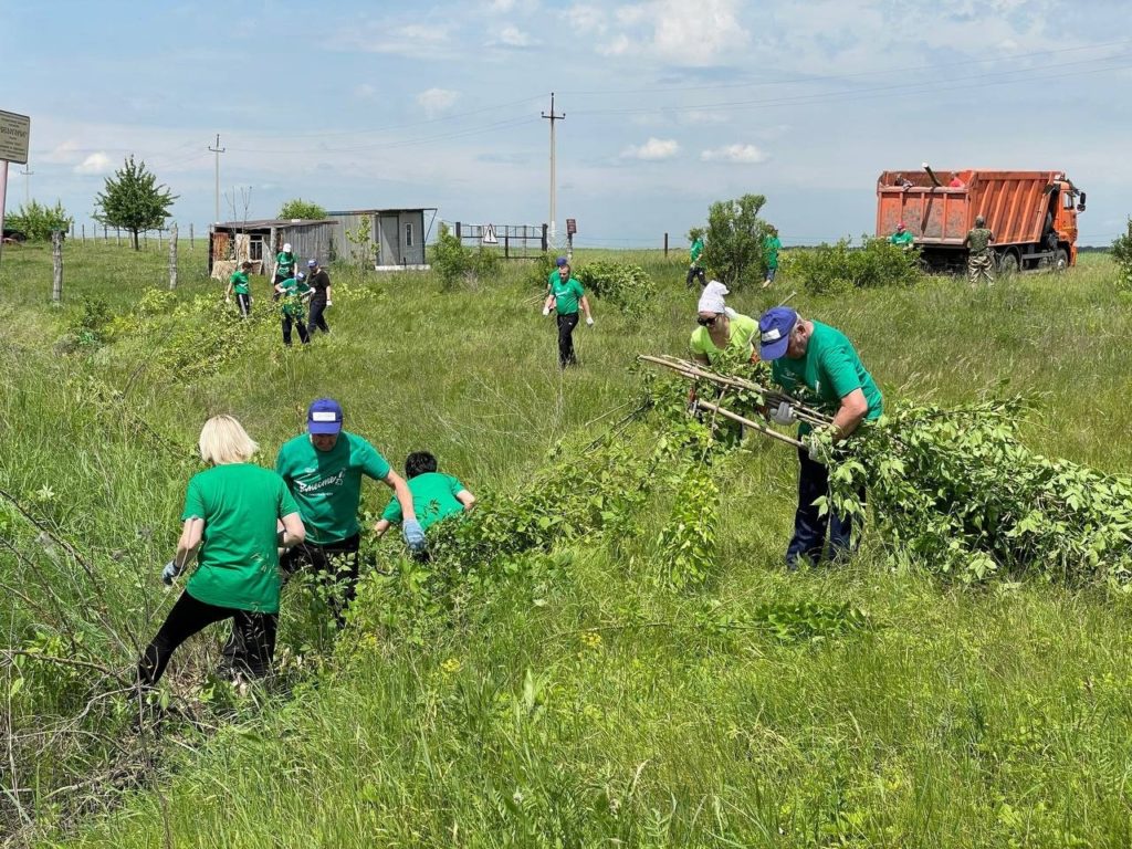 Эковолонтеры Металлоинвеста в Ямской степи